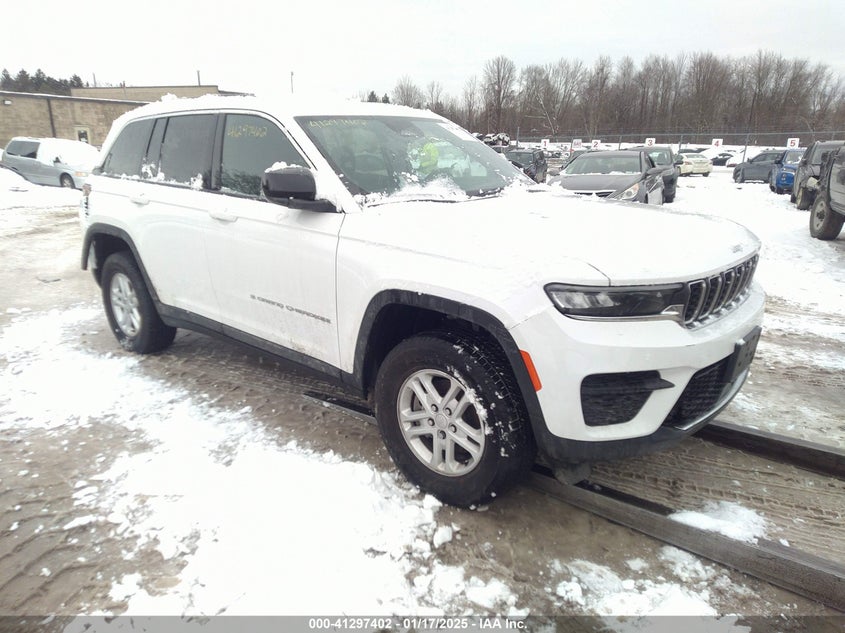 Vin: 1c4rjhag5rc247900, lot: 41787786, jeep grand cherokee laredo 4x4 2024 img_1