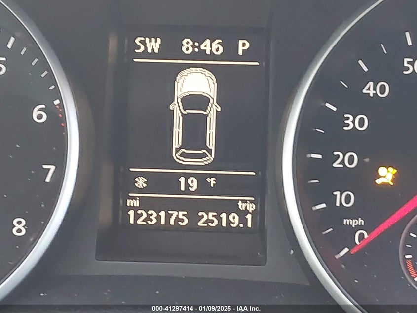 2013 VOLKSWAGEN GOLF 2.5L 4-DOOR - WVWDB7AJ2DW017493