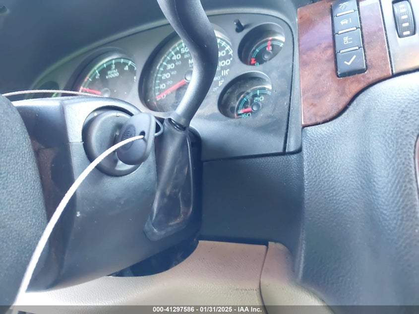 2007 Chevrolet Tahoe Ltz VIN: 1GNFC13007R270152 Lot: 41297586