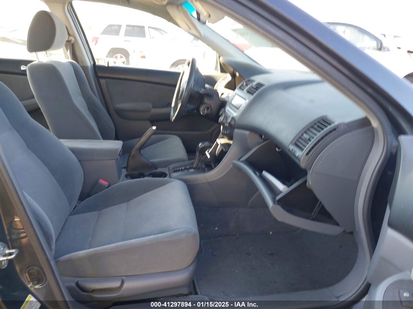 2006 HONDA ACCORD VIN: 1HGCM56496A066463