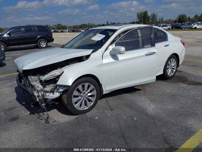 2014 HONDA ACCORD VIN: 1HGCR3F84EA005898