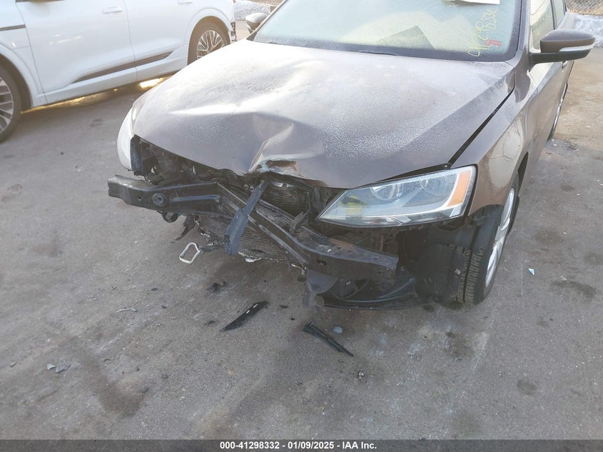 2011 VOLKSWAGEN JETTA VIN: 3VWDX7AJ7BM385096