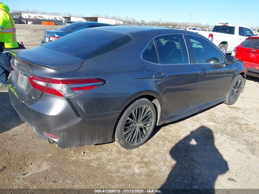 2018 TOYOTA CAMRY VIN: 4T1B11HK5JU115104