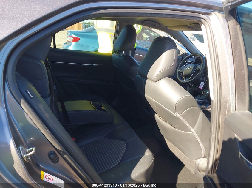 2018 TOYOTA CAMRY VIN: 4T1B11HK5JU115104