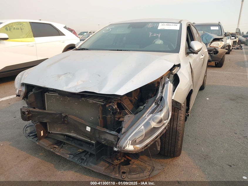 VIN 3KPF24AD3KE126473 2019 KIA FORTE LXS