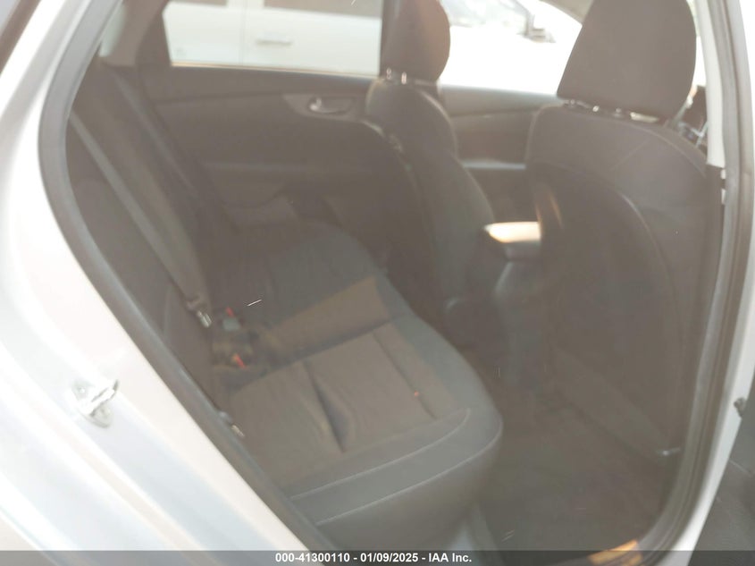 VIN 3KPF24AD3KE126473 2019 KIA FORTE LXS
