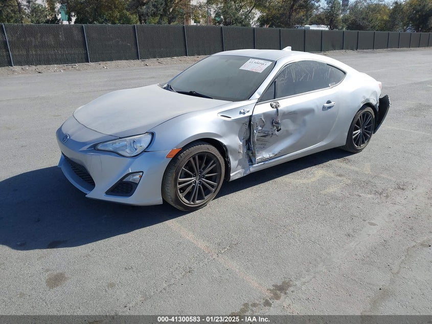 Vin: jf1znaa16f8707979, lot: 41790966, scion fr-s 20152