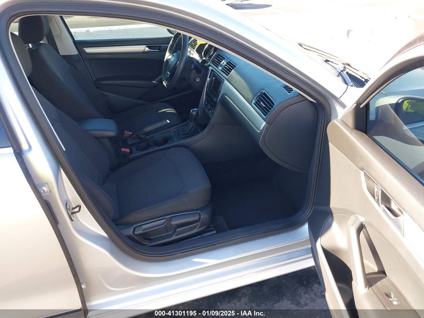2016 VOLKSWAGEN PASSAT VIN: 1VWAT7A3XGC057227