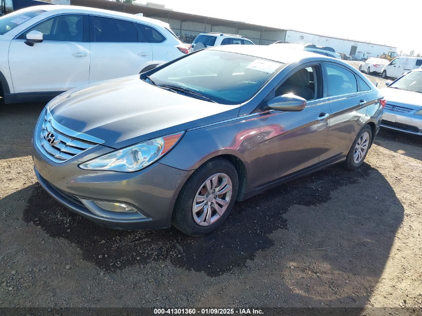 VIN 5NPEC4AB7DH737788 2013 Hyundai Sonata, Se 2.0T no.2