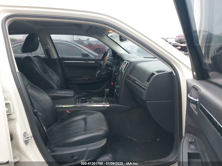 2008 CHRYSLER 300C VIN: 2C3KK63H38H267569