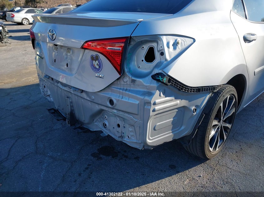 2018 TOYOTA COROLLA SE - 5YFBURHE5JP749188