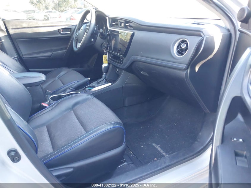 2018 TOYOTA COROLLA SE - 5YFBURHE5JP749188