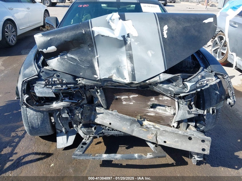 2014 CHEVROLET CAMARO VIN: 2G1FB1E37E9179060