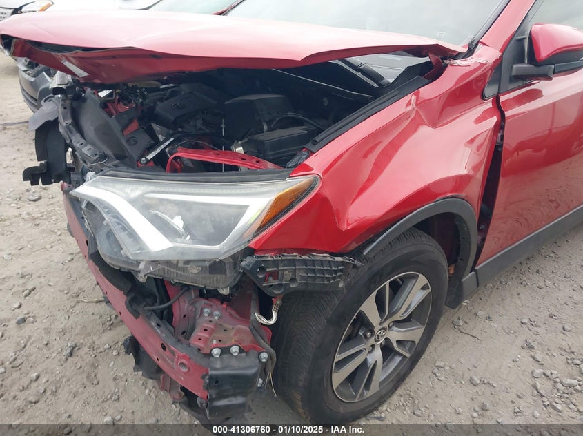 2017 TOYOTA RAV4 XLE - JTMWFREV2HJ116579