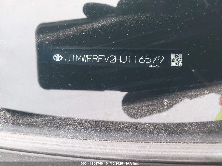 2017 TOYOTA RAV4 XLE - JTMWFREV2HJ116579