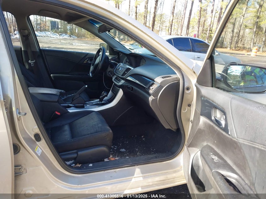 2013 HONDA ACCORD VIN: 1HGCR2F50DA086123