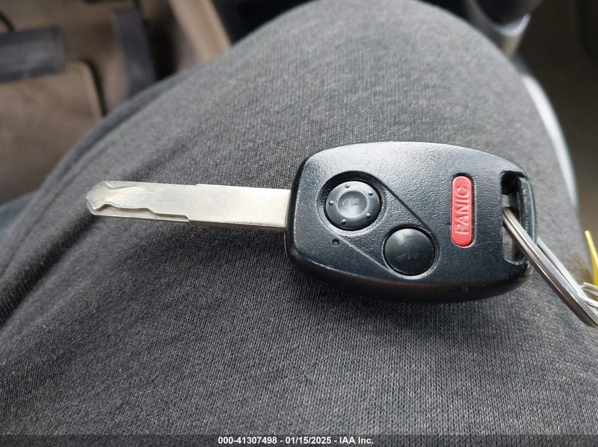 2008 HONDA CIVIC VIN: 1HGFA16508L090956