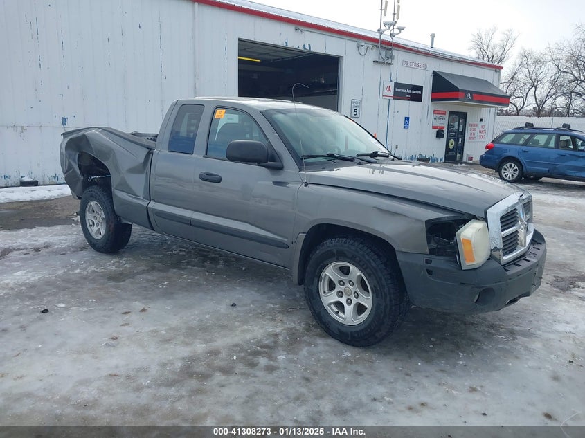 2005 DODGE DAKOTA SLT