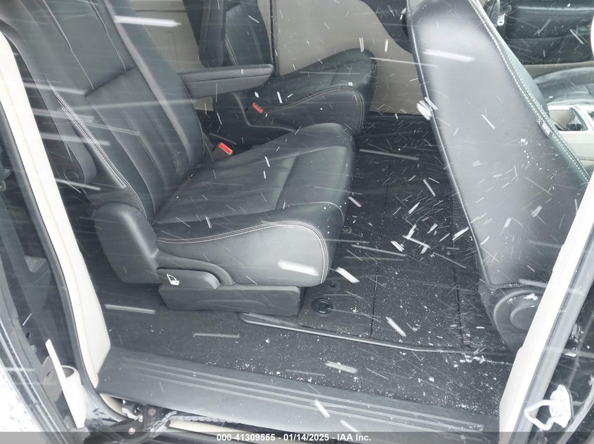 2014 CHRYSLER TOWN & COUNTRY VIN: 2C4RC1BG8ER216383