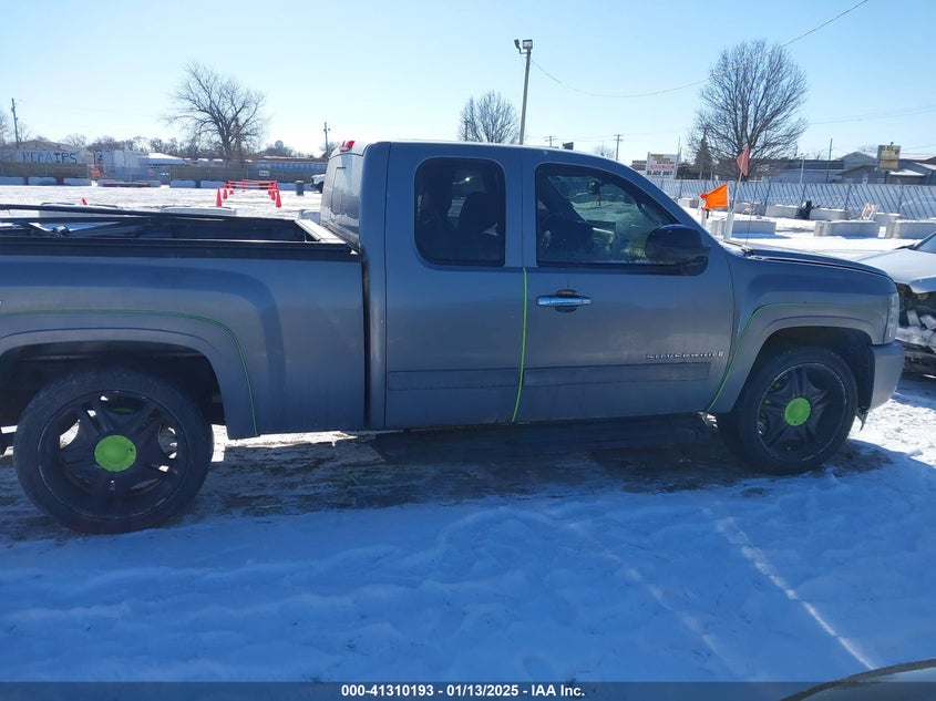 2007 CHEVROLET SILVERADO 1500 VIN: 1GCEK19007Z502196