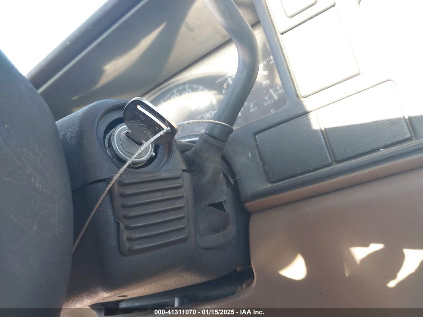 1995 Chevrolet Gmt-400 C1500 VIN: 1GCEC14K7SZ280531 Lot: 41311070