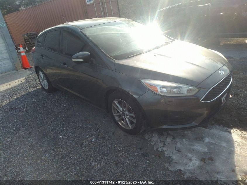 VIN 1FADP3K29FL366050 2015 Ford Focus, SE no.1