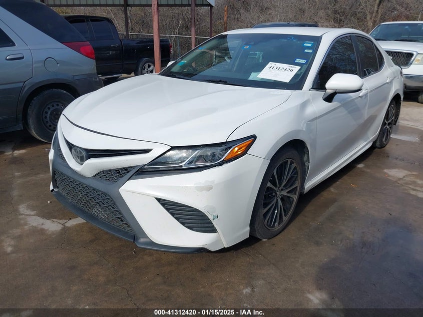 2018 TOYOTA CAMRY VIN: 4T1B11HK2JU081803