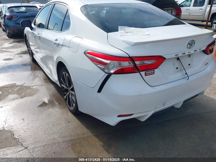 2018 TOYOTA CAMRY VIN: 4T1B11HK2JU081803