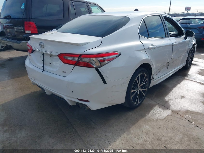 2018 TOYOTA CAMRY VIN: 4T1B11HK2JU081803