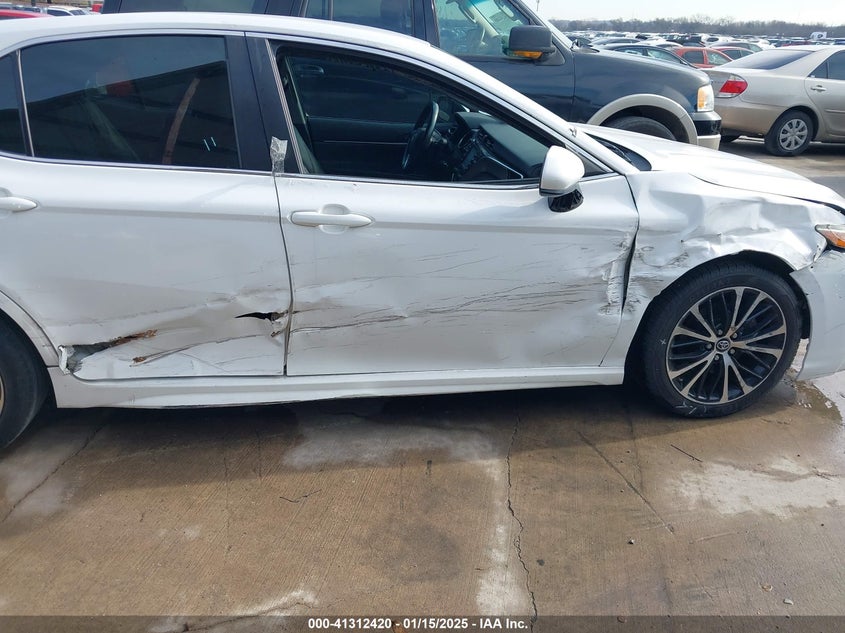 2018 TOYOTA CAMRY VIN: 4T1B11HK2JU081803