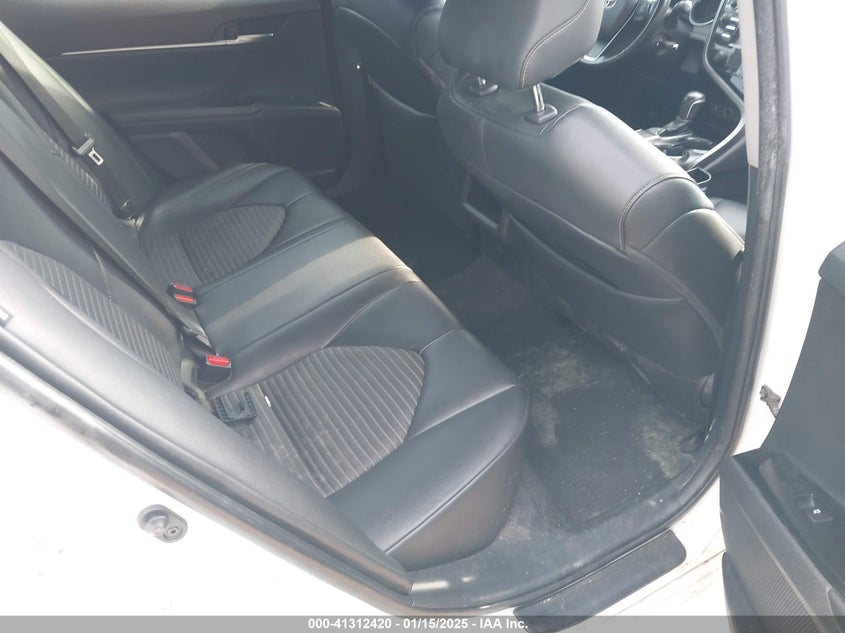 2018 TOYOTA CAMRY VIN: 4T1B11HK2JU081803