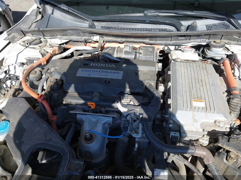 2015 HONDA ACCORD HYBRID VIN: 1HGCR6F55FA004767