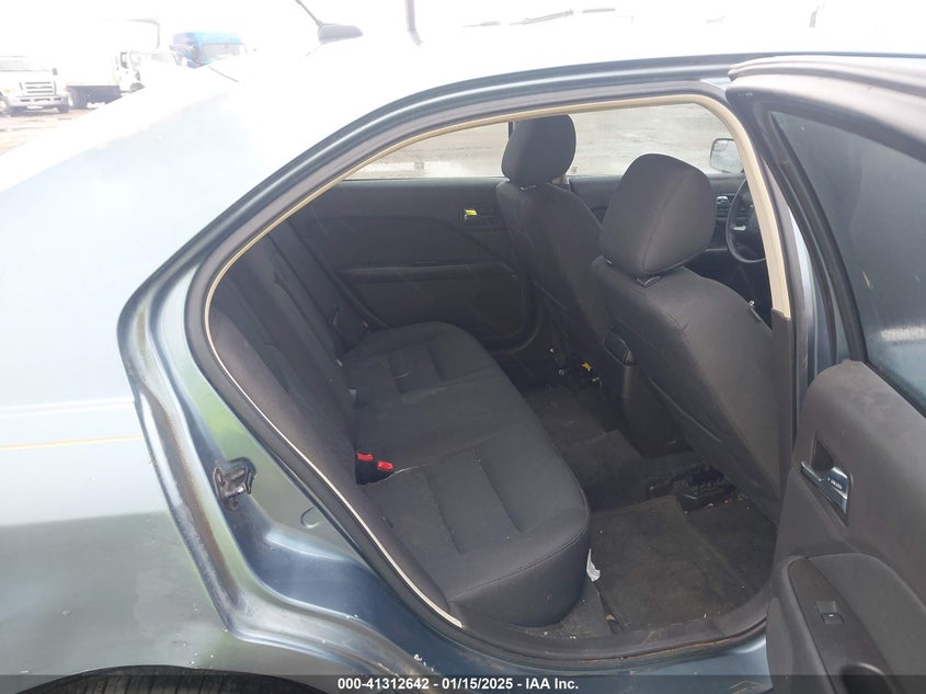 2011 FORD FUSION VIN: 3FAHP0HA7BR256317