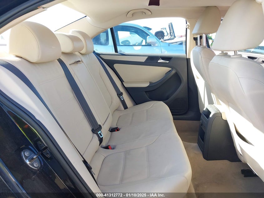 2011 VOLKSWAGEN JETTA VIN: 3VWDX7AJ3BM322125