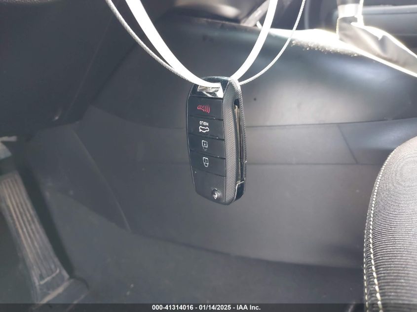 2016 Kia Soul + VIN: KNDJP3A55G7395614 Lot: 41314016