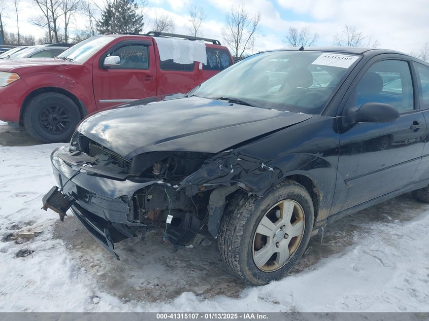 2007 FORD FOCUS VIN: 1FAHP31N87W202379
