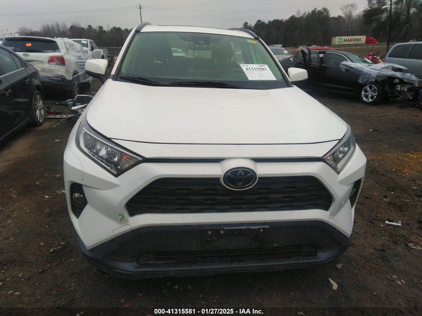 2019 TOYOTA RAV4 XLE - JTMP1RFV7KD042261