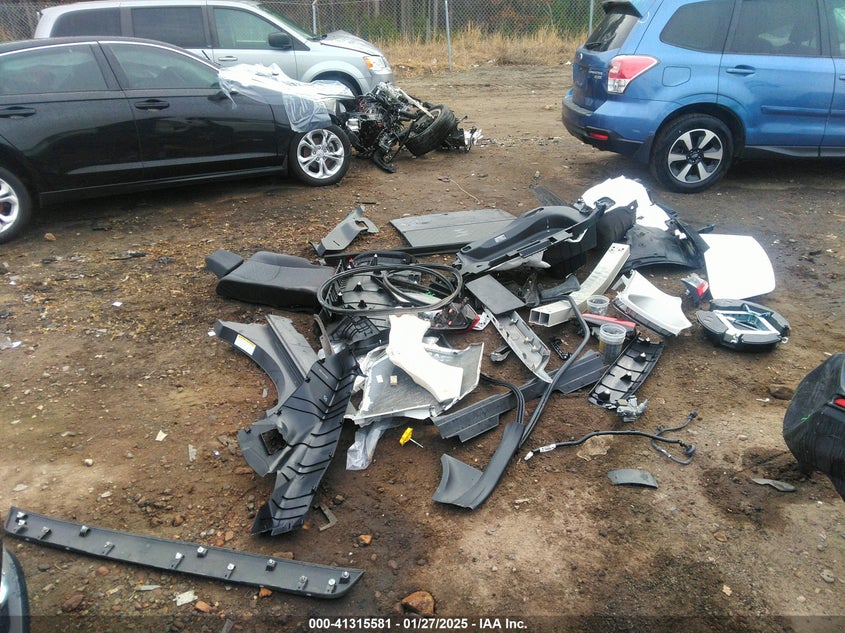 2019 TOYOTA RAV4 XLE - JTMP1RFV7KD042261