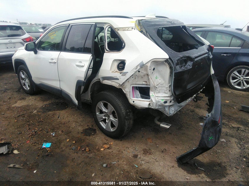 2019 TOYOTA RAV4 XLE - JTMP1RFV7KD042261