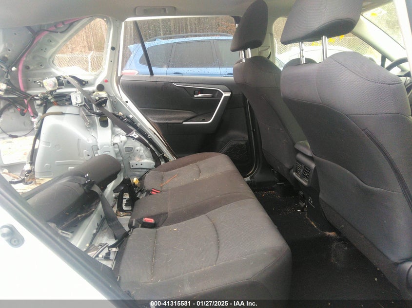 2019 TOYOTA RAV4 XLE - JTMP1RFV7KD042261