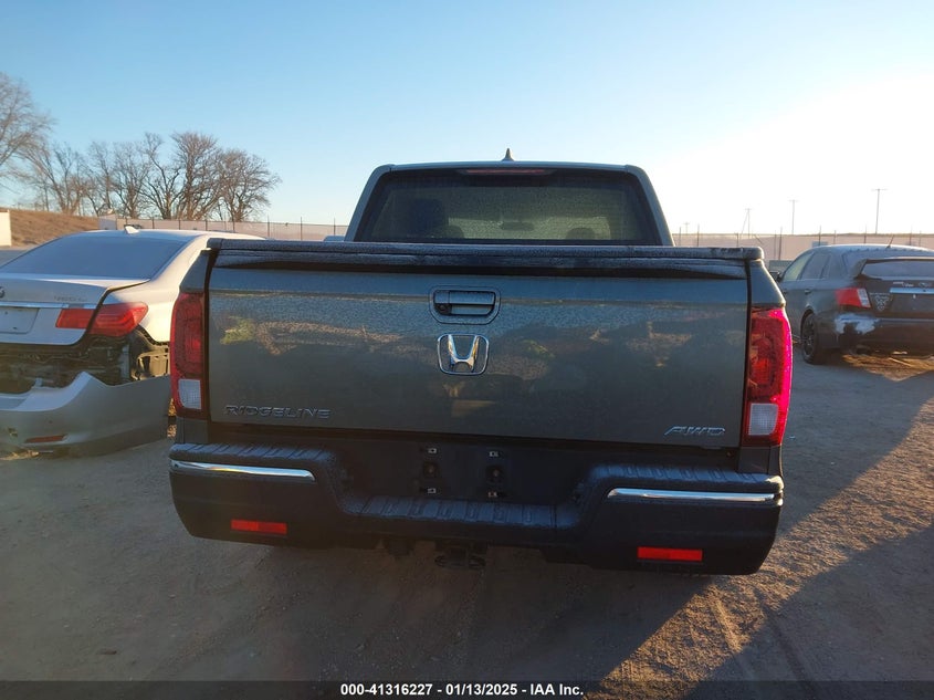 2017 HONDA RIDGELINE RTL - 5FPYK3F53HB004663