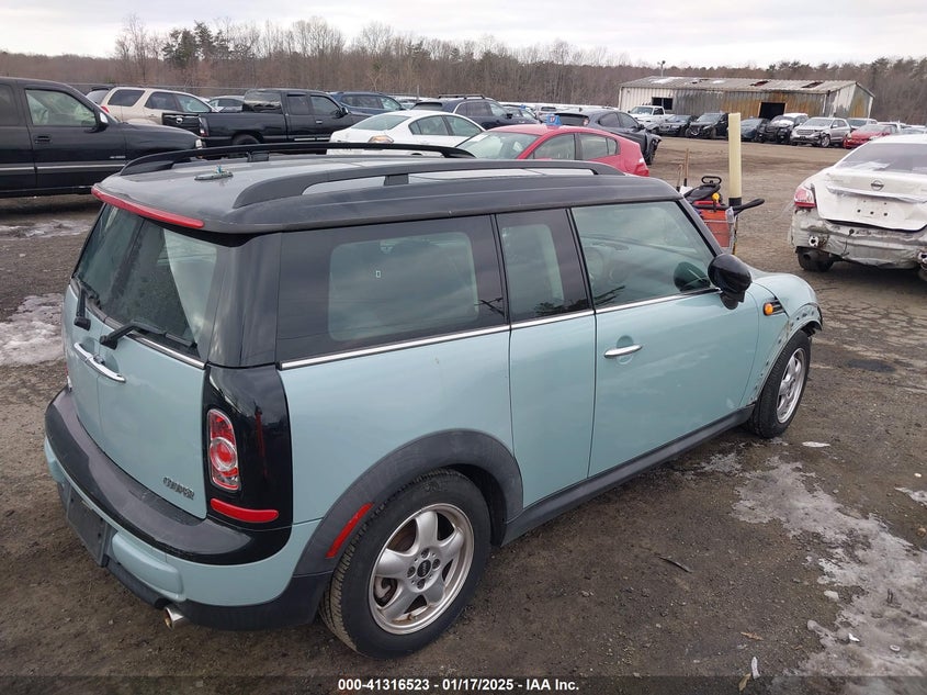 2011 MINI COOPER CLUBMAN VIN: WMWZF3C51BT187925