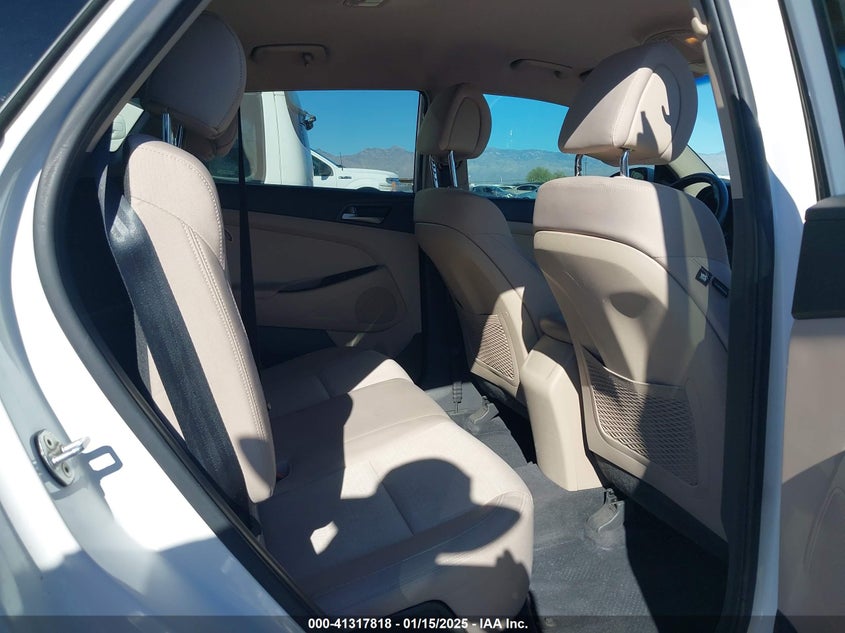 2016 HYUNDAI TUCSON VIN: KM8J33A25GU073747