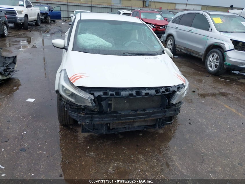 2017 KIA FORTE VIN: 3KPFK4A79HE083406