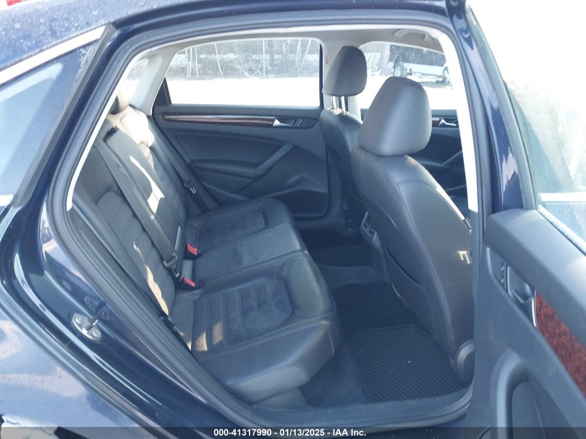 2013 Volkswagen Passat 2.5L Sel Premium VIN: 1VWCP7A36DC135706 Lot: 41317990