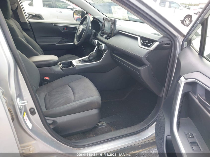 2019 TOYOTA RAV4 LE - JTMH1RFV0KD011504