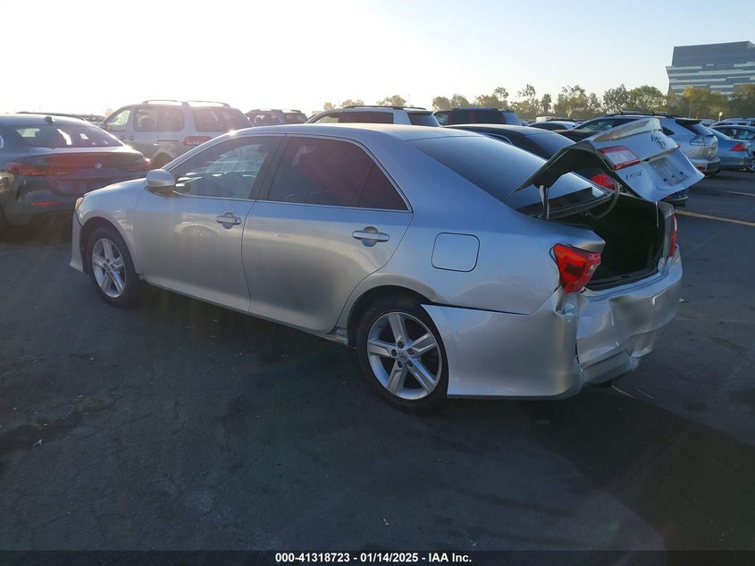 Vin: 4t1bf1fk0eu824713, lot: 41809142, toyota camry se 20143
