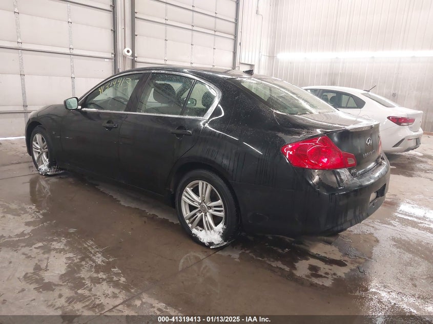 2015 INFINITI Q40 VIN: JN1CV6AR7FM523566