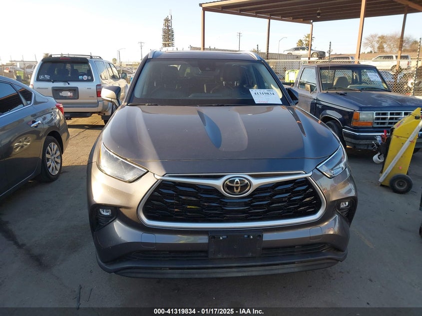 2022 TOYOTA HIGHLANDER XLE - 5TDGZRAH7NS113588