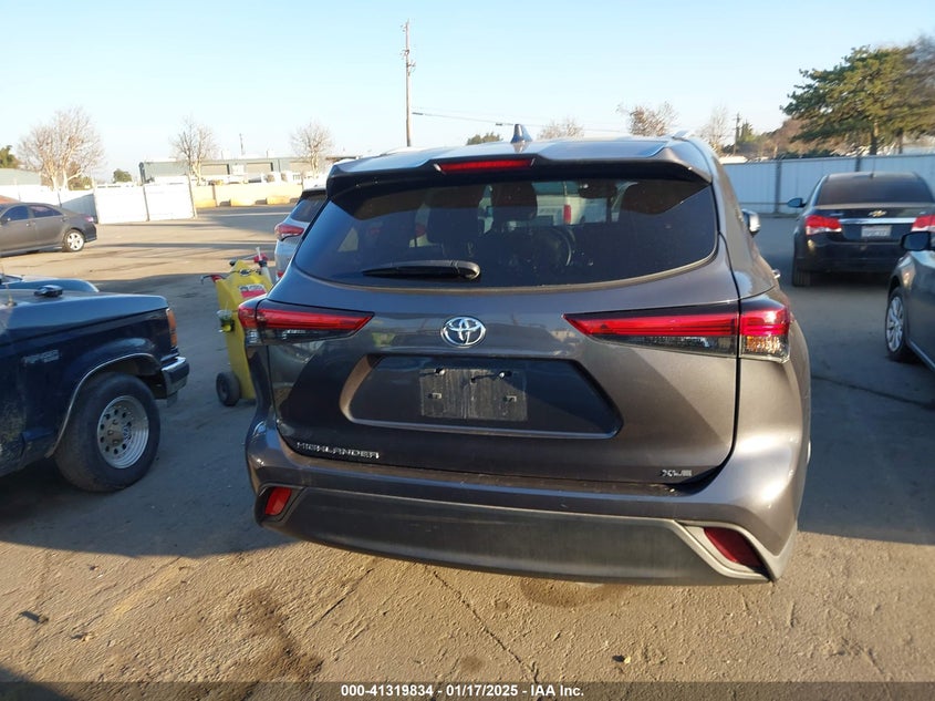 2022 TOYOTA HIGHLANDER XLE - 5TDGZRAH7NS113588